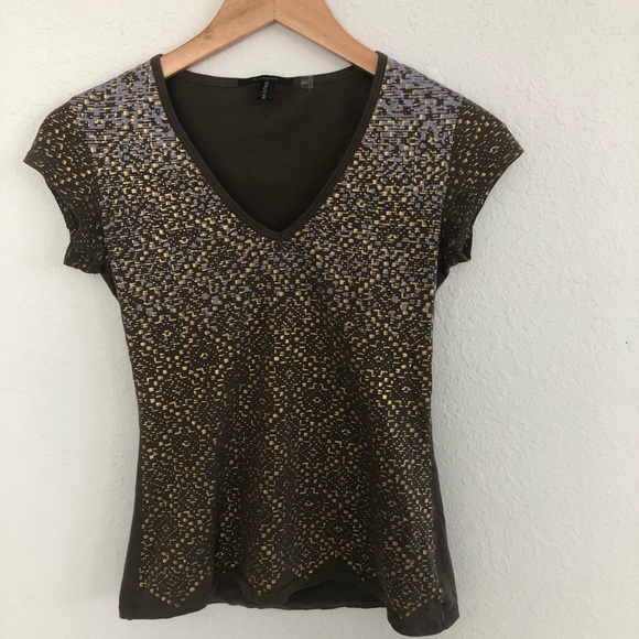 Tahari Tops - Tahari Bergdore Goodman Olive/ Gold V-Neck Top